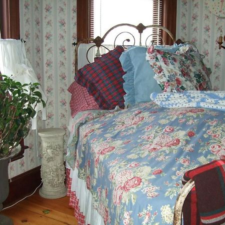Enchanted Nights Bed & Bath Kittery Phòng bức ảnh