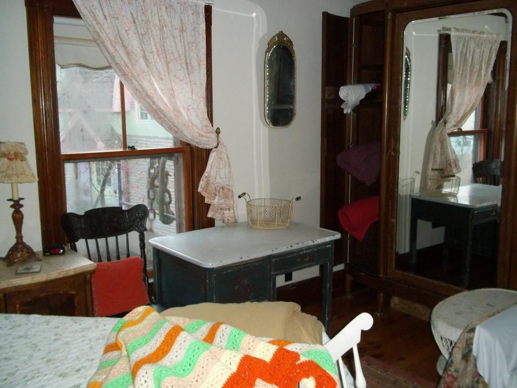 Enchanted Nights Bed & Bath Kittery Phòng bức ảnh
