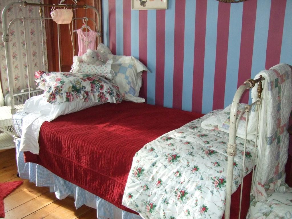 Enchanted Nights Bed & Bath Kittery Phòng bức ảnh